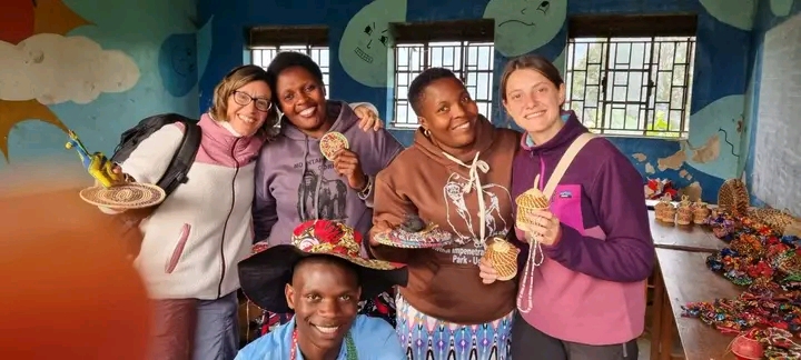 Empowering futures through crafts